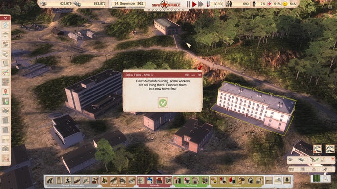 Trying to relocate a building and being told "no" in Workers and Resources: Soviet Republic.